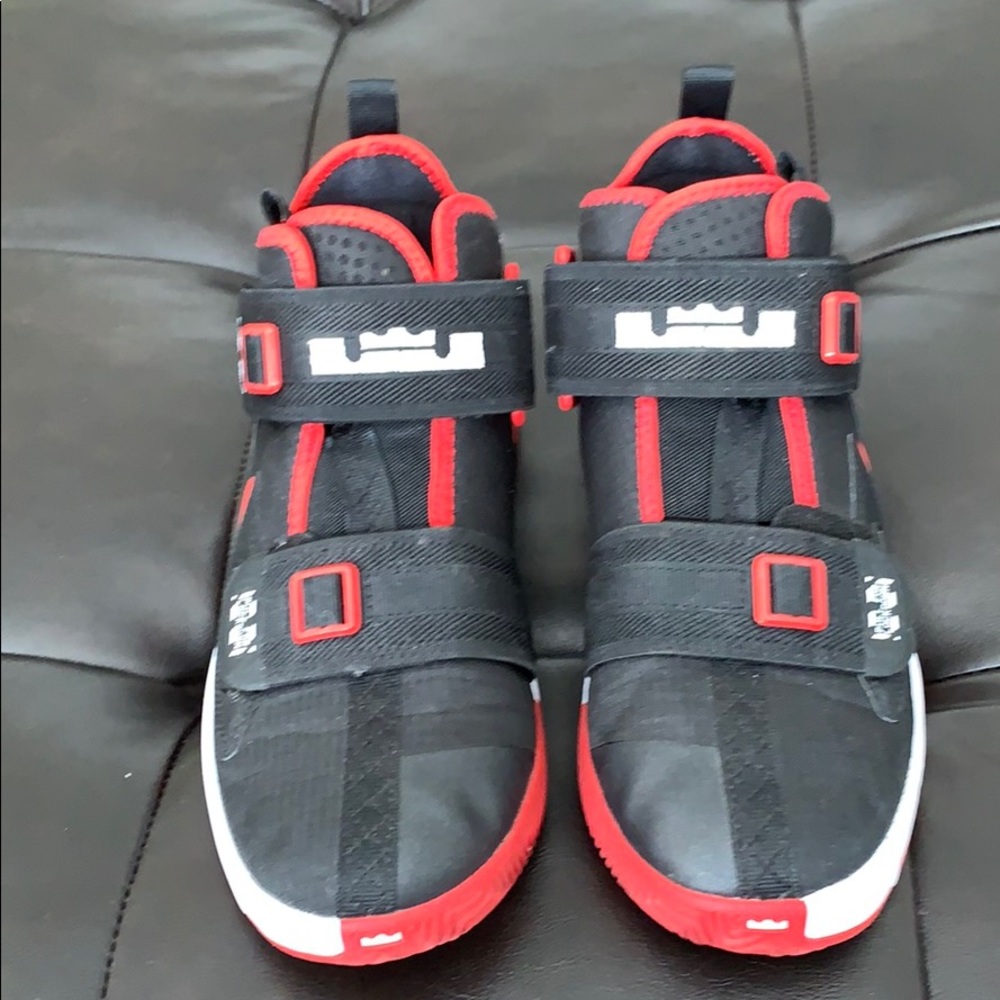 Nike LeBron Soldier XIII Sneakers